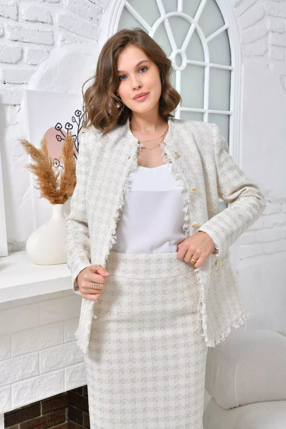 5 Buttoned Silvery Skirt Suit Ecru 